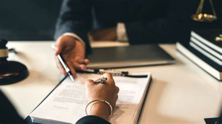 Como funciona consulta com advogado?