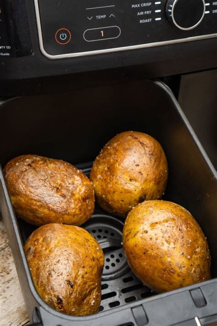 How do you cook potato gems in an Airfryer?