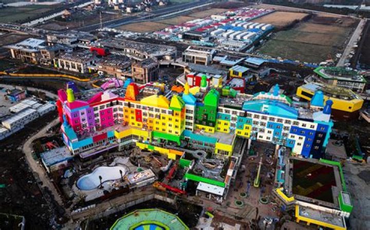 When did Legoland Dubai reopen?