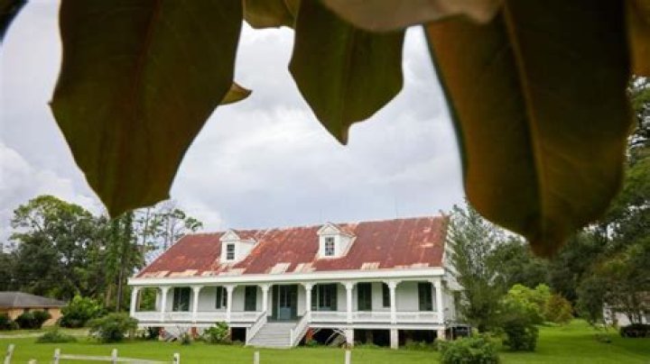 Who owns Magnolia Plantation now?
